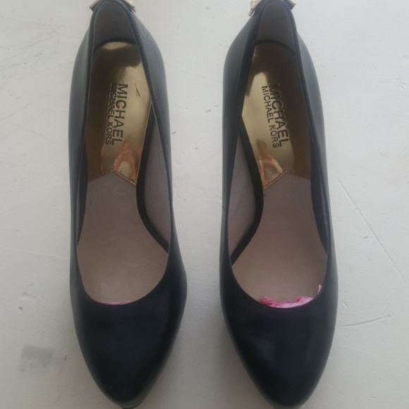 Shoes - Picture 6 of 6